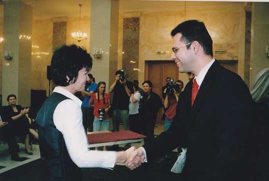 A díjátadás pillanata